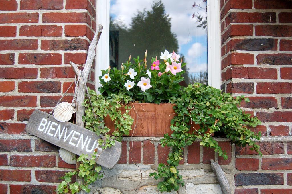 Le Manoir Du Menillet Bed & Breakfast Bornel Exterior photo