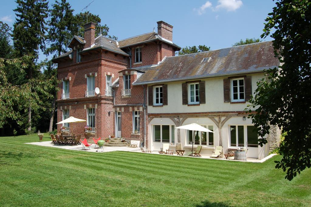 Le Manoir Du Menillet Bed & Breakfast Bornel Exterior photo